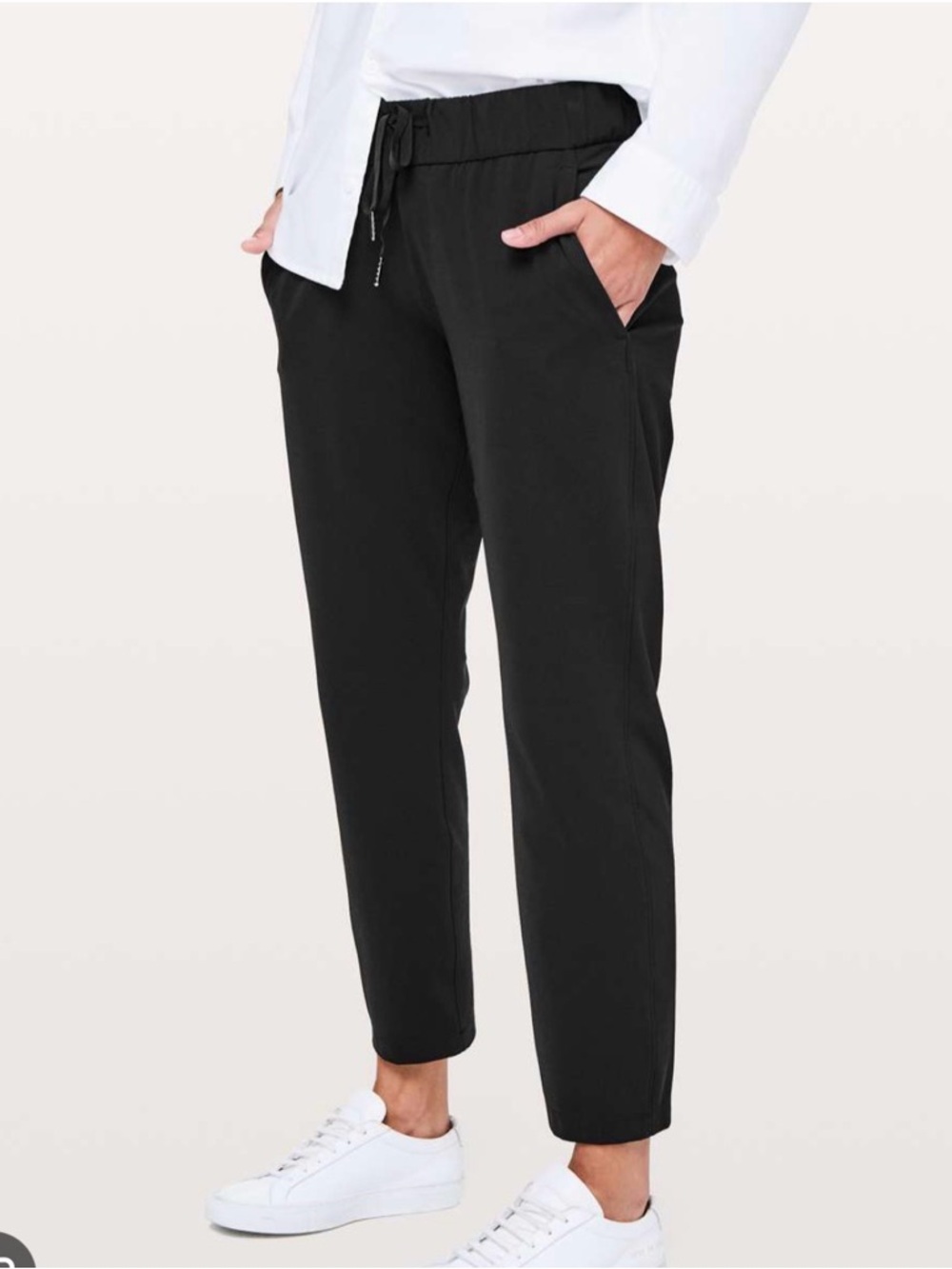 LULULEMON BLACK ON THE FLY PANTS IN BLACK SIZE 4